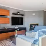 Spacious Seafront - Family Friendly *