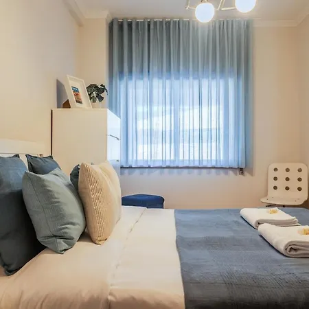아파트 Spacious Seafront - Family Friendly *