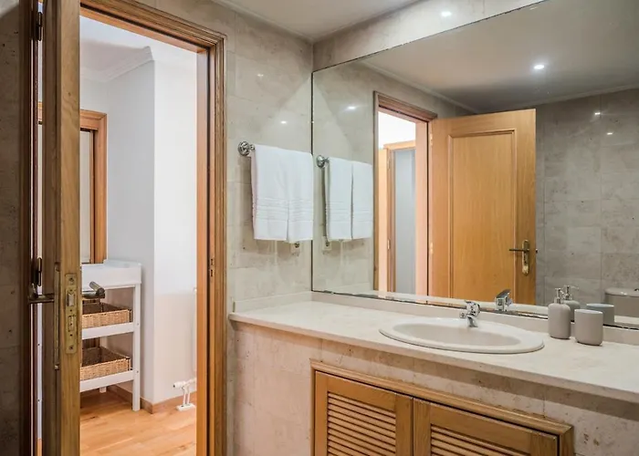 Apartamento Spacious Seafront - Family Friendly