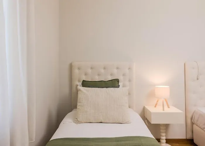 Spacious Seafront - Family Friendly Apartamento *