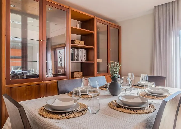 Apartamento Spacious Seafront - Family Friendly *