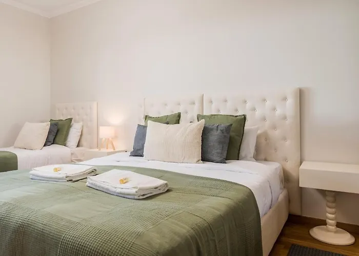 Spacious Seafront - Family Friendly Apartamento *