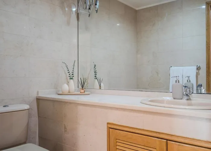 Apartamento Spacious Seafront - Family Friendly *