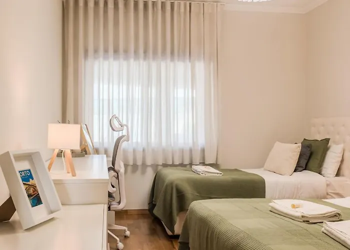 Spacious Seafront - Family Friendly Apartamento *