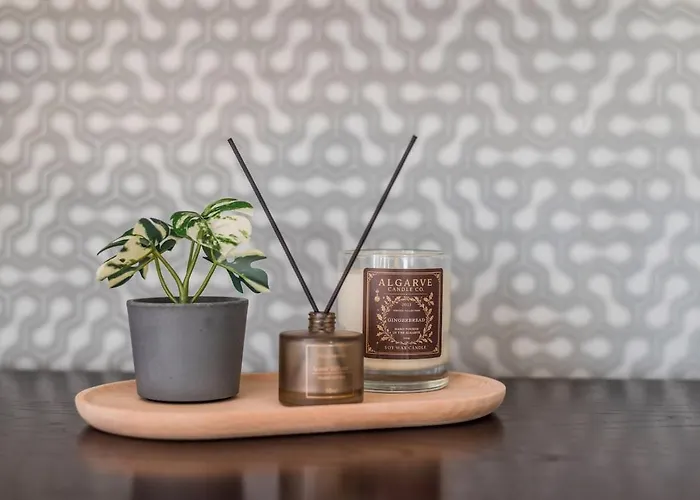 Spacious Seafront - Family Friendly