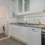 Spacious Seafront - Family Friendly Apartment *