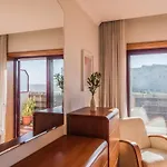 Spacious Seafront - Family Friendly