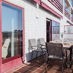 Spacious Seafront - Family Friendly * 빌라노바데가이아