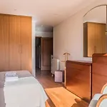Spacious Seafront - Family Friendly * 빌라노바데가이아