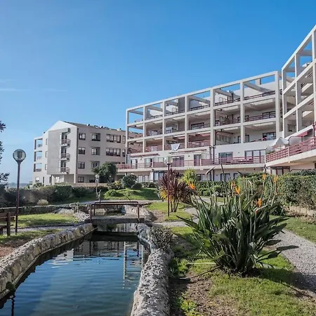 Spacious Seafront - Family Friendly *