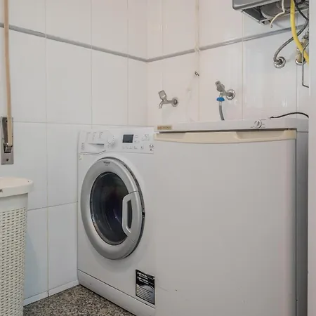 Spacious Seafront - Family Friendly Appartamento *
