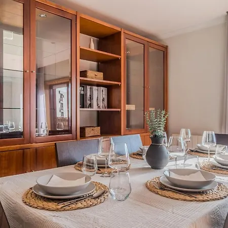 Appartamento Spacious Seafront - Family Friendly *