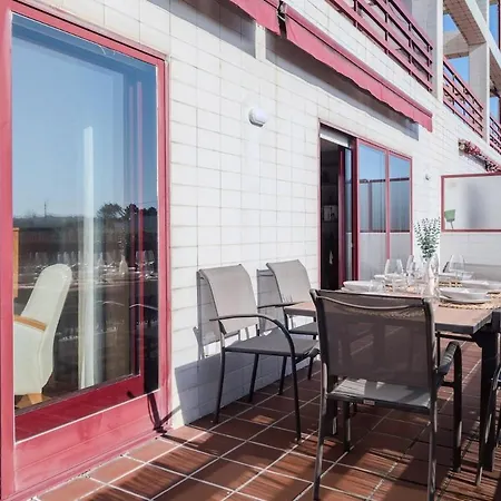 Spacious Seafront - Family Friendly * Vila Nova de Gaia