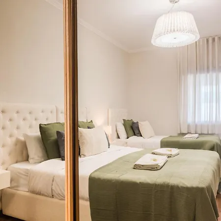 Spacious Seafront - Family Friendly Βίλα Νόβα ντε Γκάια