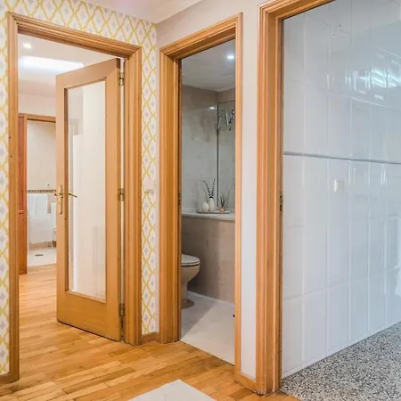 Spacious Seafront - Family Friendly Appartamento