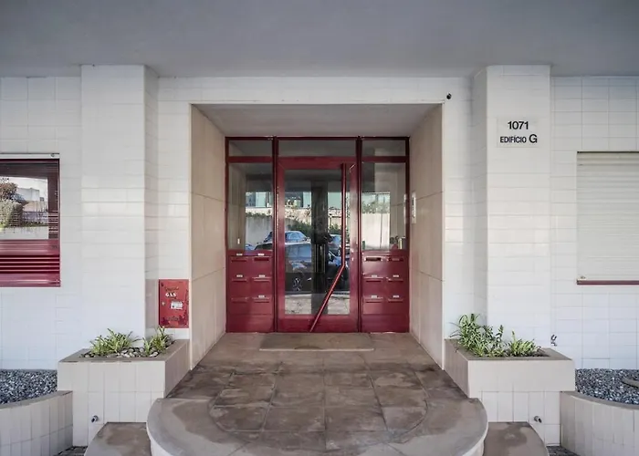 Spacious Seafront - Family Friendly Apartment *