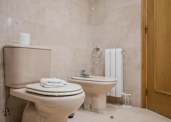 Spacious Seafront - Family Friendly Apartment *