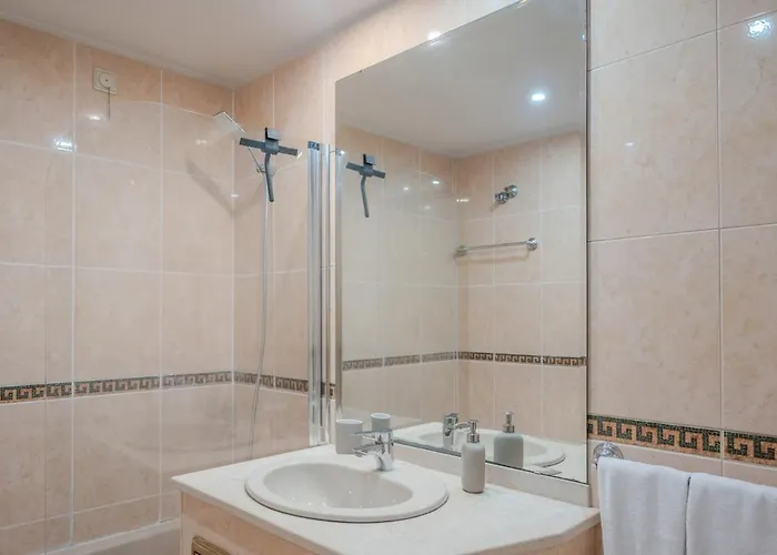 Spacious Seafront - Family Friendly Apartment Vila Nova de Gaia