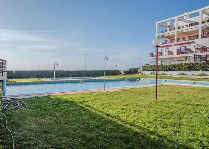 Apartment Spacious Seafront - Family Friendly *