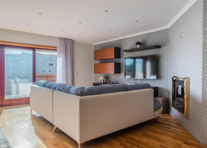 Spacious Seafront - Family Friendly Apartment Vila Nova de Gaia